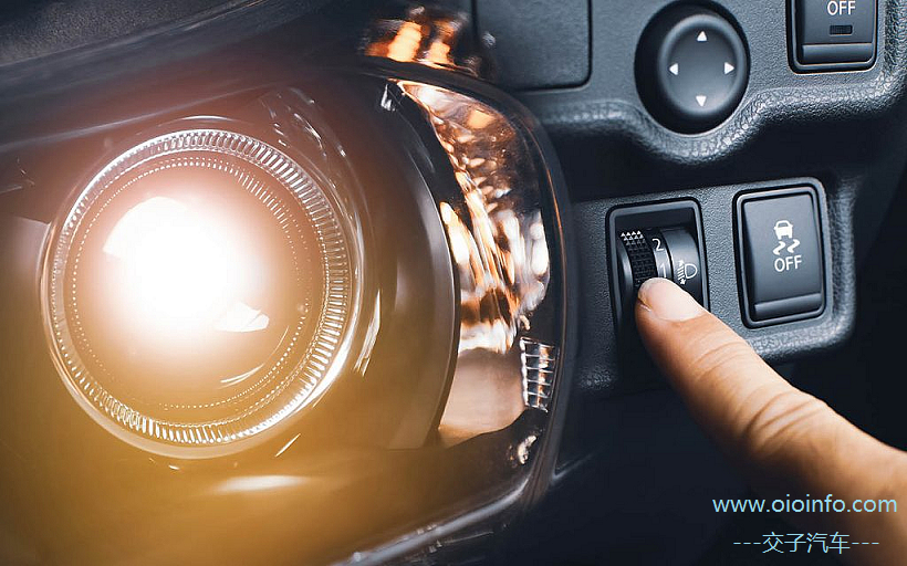 OIOInfo_Projector_Vs_Reflector_Headlights_Body_B_0912