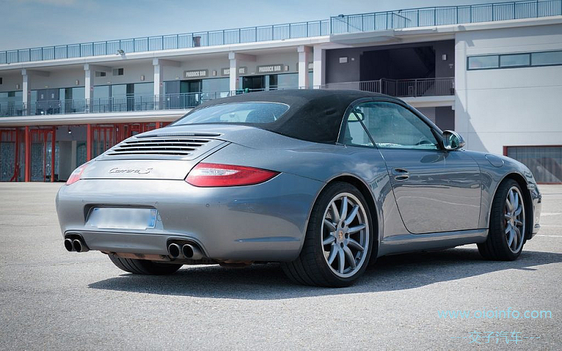 OIOInfo_Porsche_911_Body_B_1006_2024