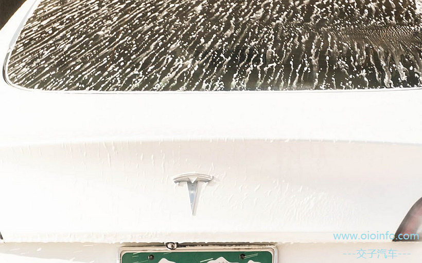 OIOInfo_Teslas_Car_Wash_Mode_Body_C_1004_2024