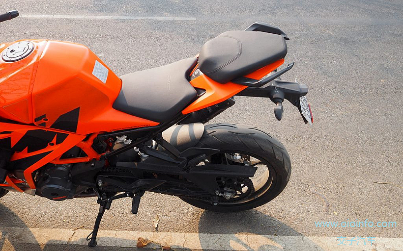 OIOInfo_That_Dirt_Bikes_Vs_Motorcycles_Body_B_1007_2024