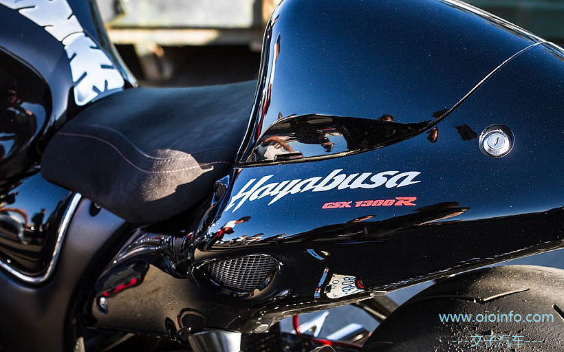 OIOInfo_about-Suzuki_motorcycles_Body_F_1015_2024