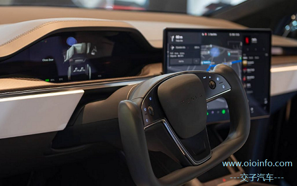 OIOInfo_SteeringWheel_E_1210_2024